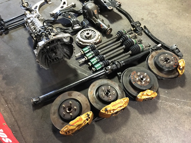 IMG_2077.jpg JDM SUBARU STI TY856WB1CA TRANSMISSION BREMBO KIT DIFF SUBFRAME - Image 1