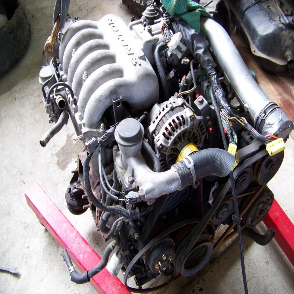 JDM-MAZDA-COSMO-20B-3-ROTOR-ENGINE-2.jpg JDM MAZDA COSMO 20B 3 ROTOR ENGINE 3 RX7 GEARBOX - Image 1